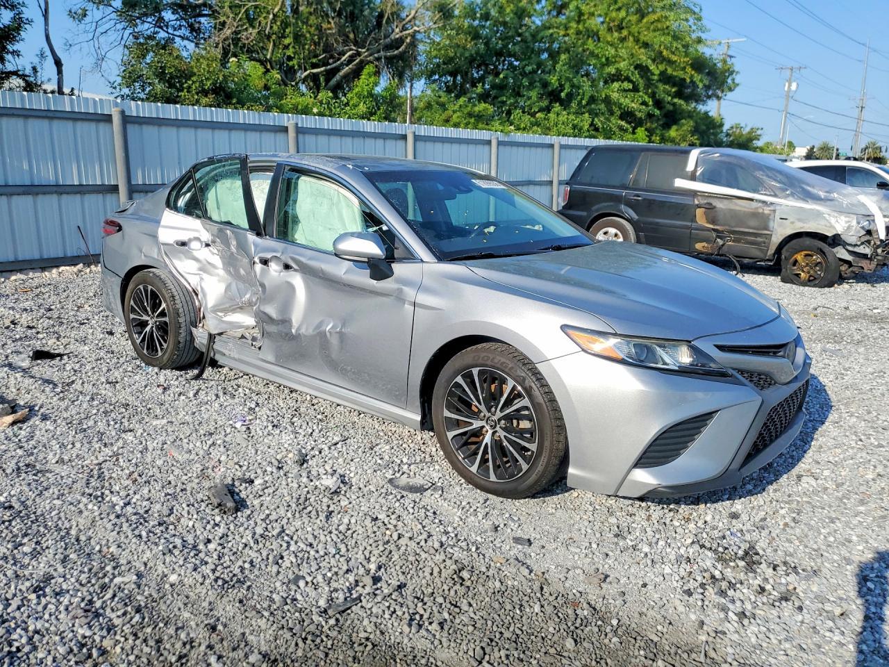 2018 Toyota Camry Se - Фото 4