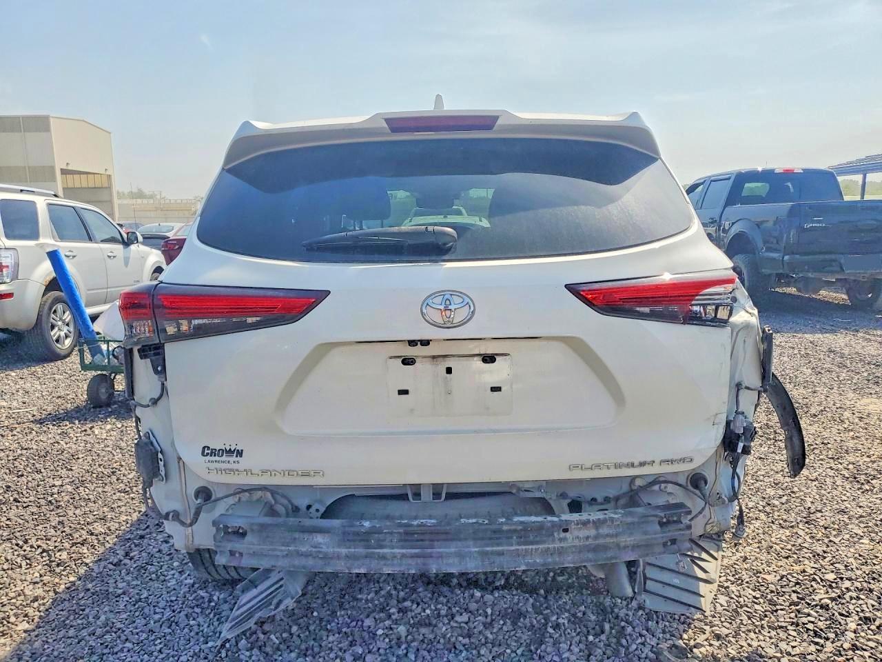 2020 Toyota Highlander Platinum - Фото 6