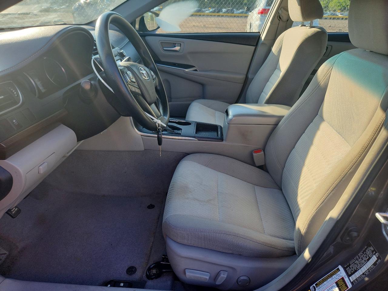 2016 Toyota Camry Le - Фото 7