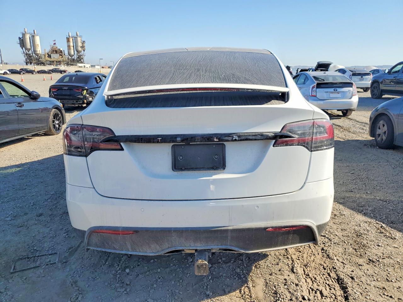 2022 Tesla Model X - Фото 6