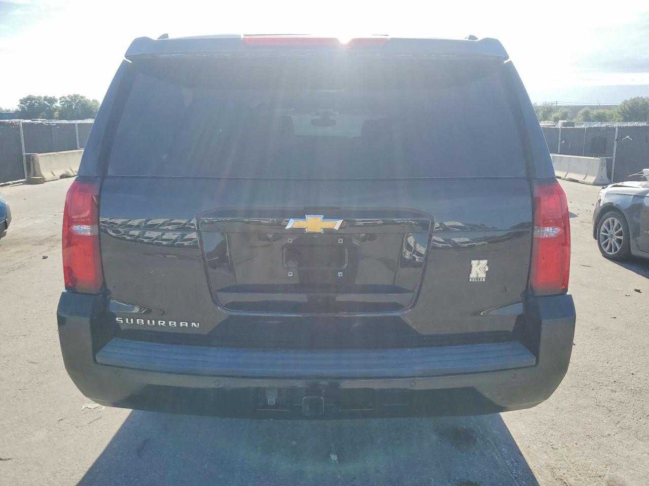 2015 Chevrolet Suburban C1500 Ls - Фото 6