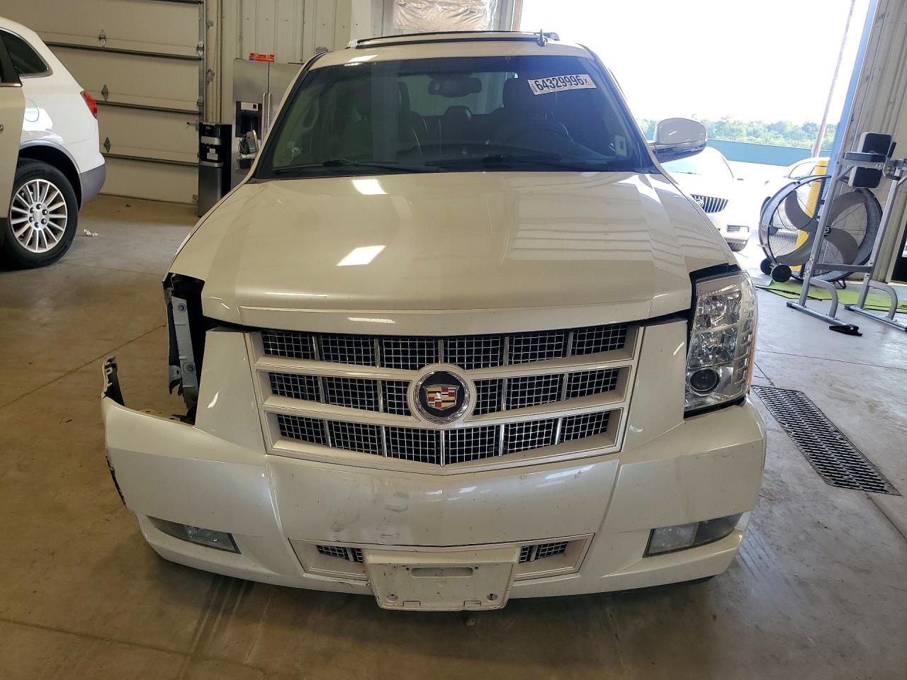 2014 Cadillac Escalade Premium - Image 5