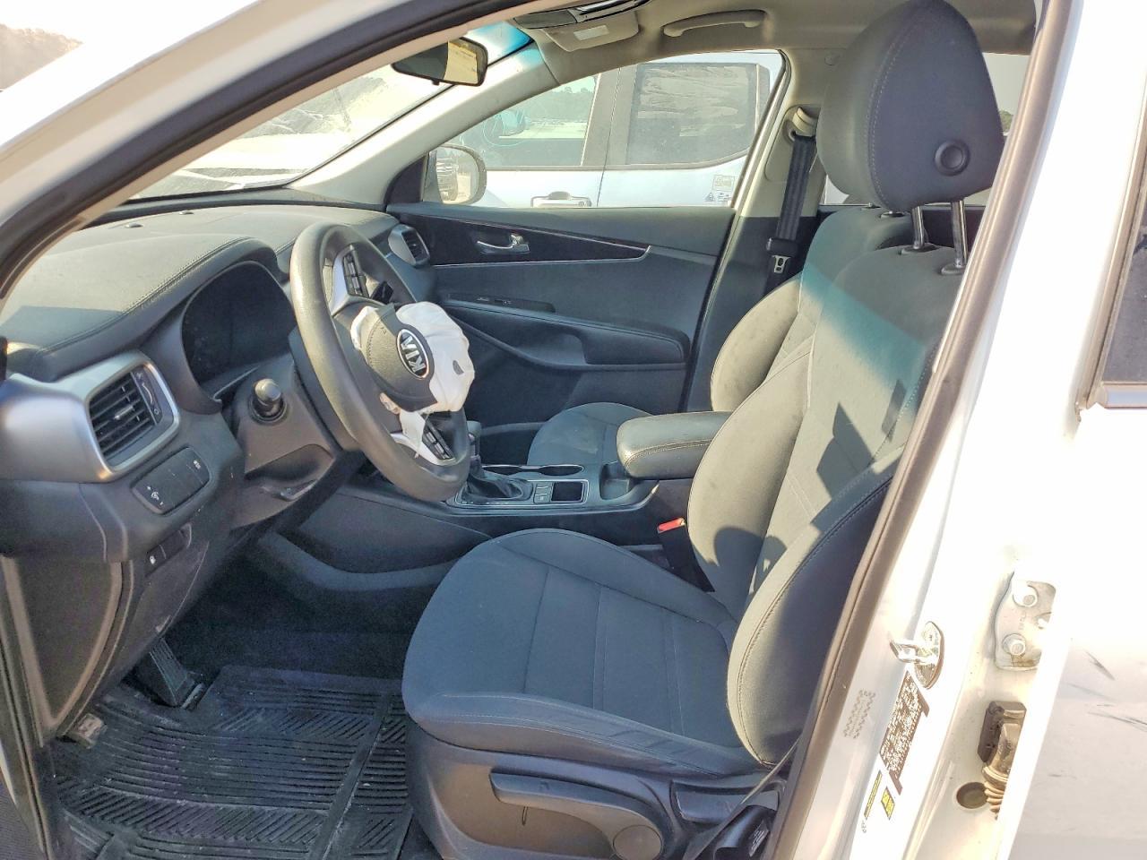 2017 Kia Sorento - Image 7