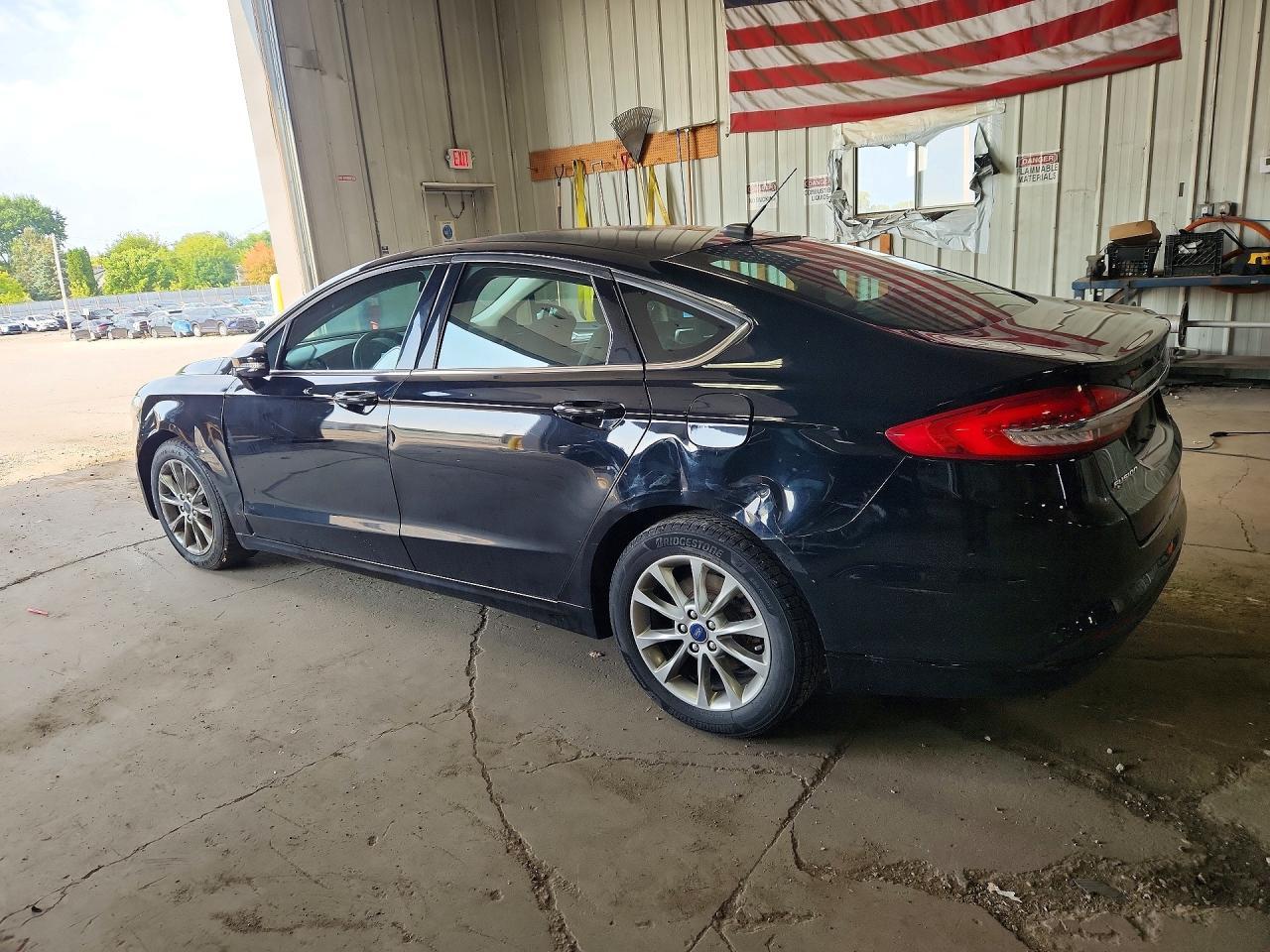 2017 Ford Fusion Se - Фото 2