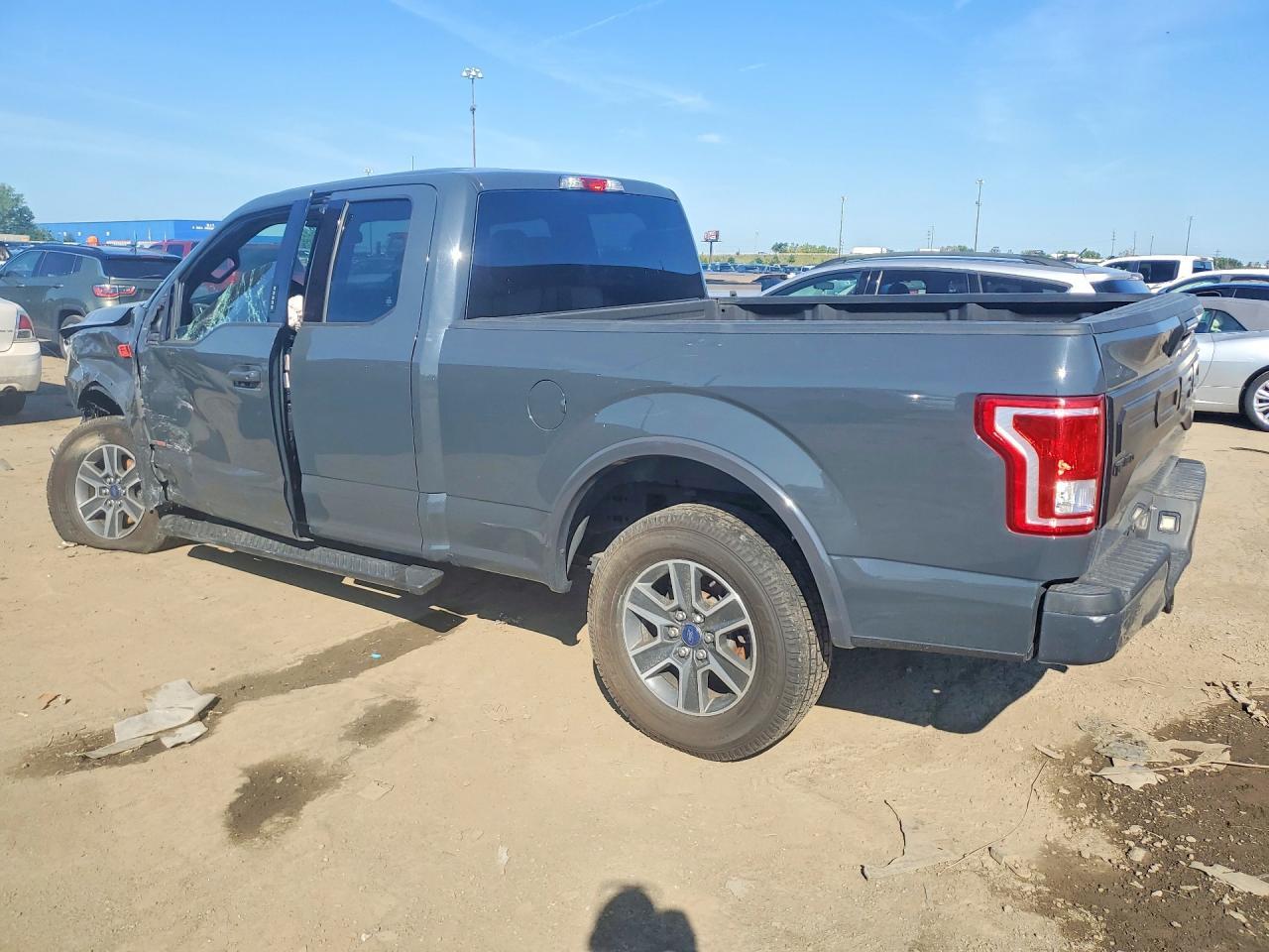 2016 Ford F150 Super Cab - Фото 2
