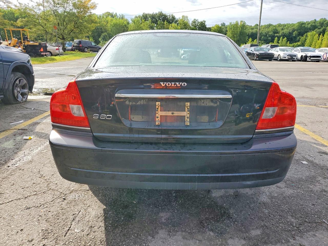 2006 Volvo S80 2.5T - Image 6