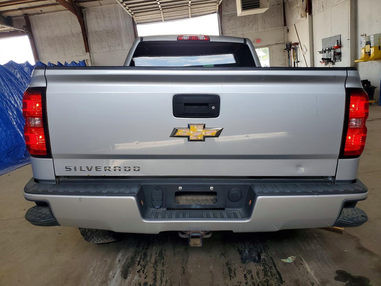 2018 Chevrolet Silverado K1500 Custom - Фото 6