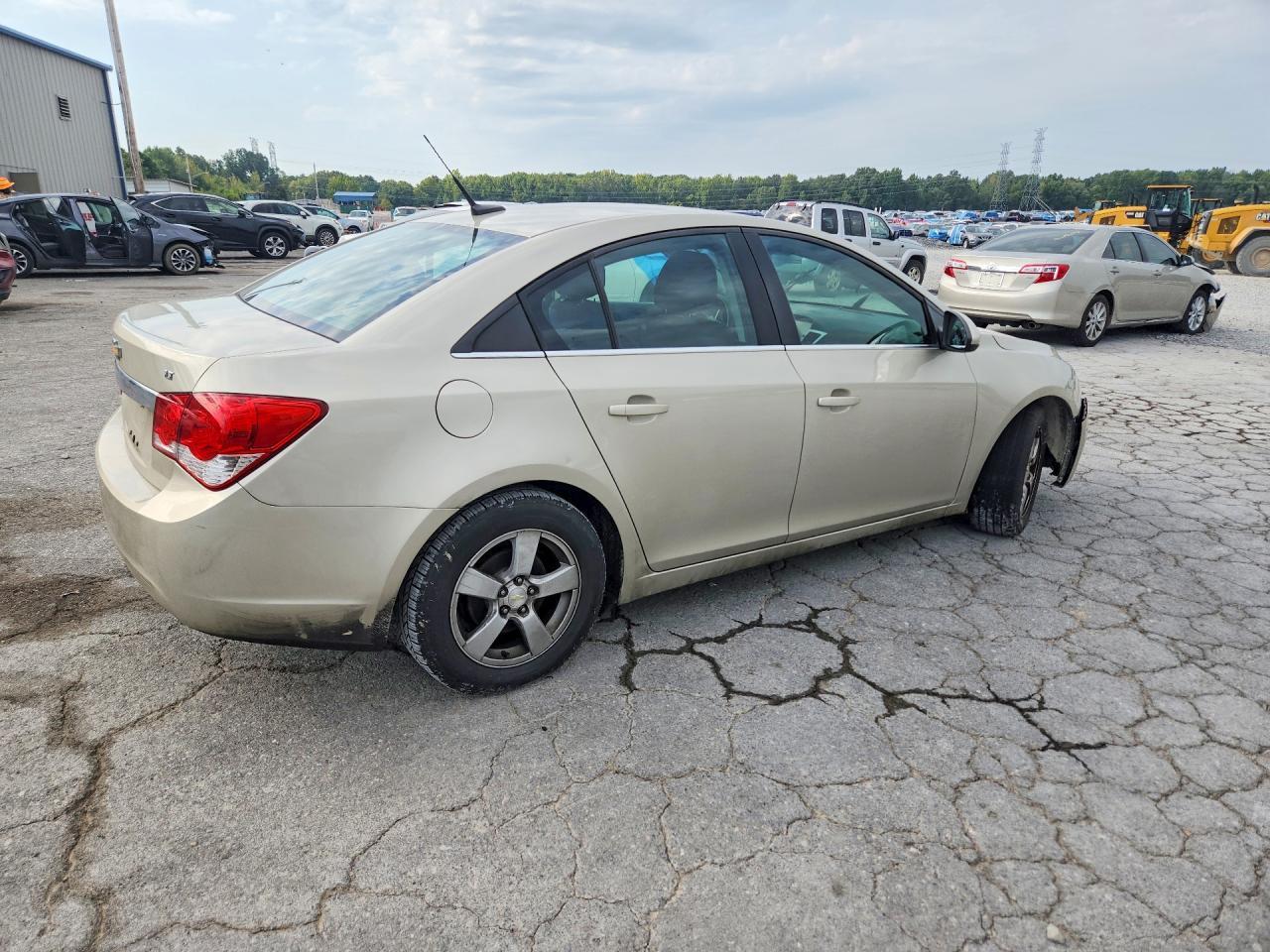 2014 Chevrolet Cruze Lt - Image 3