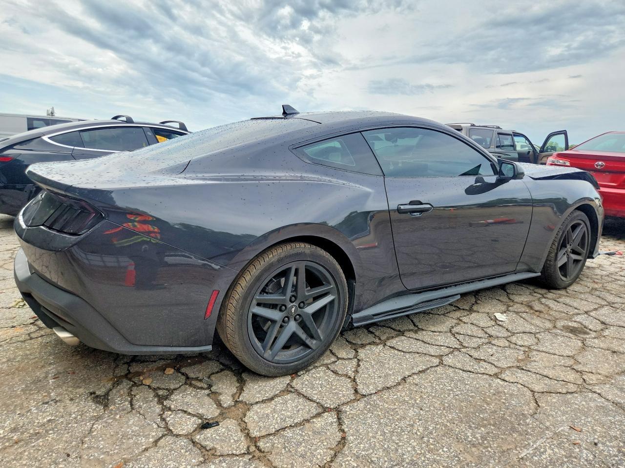 2024 Ford Mustang - Фото 3