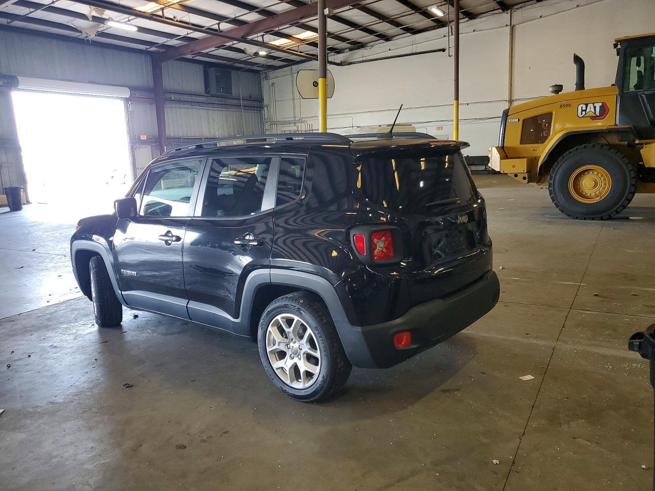 2016 Jeep Renegade Latitude - Image 2