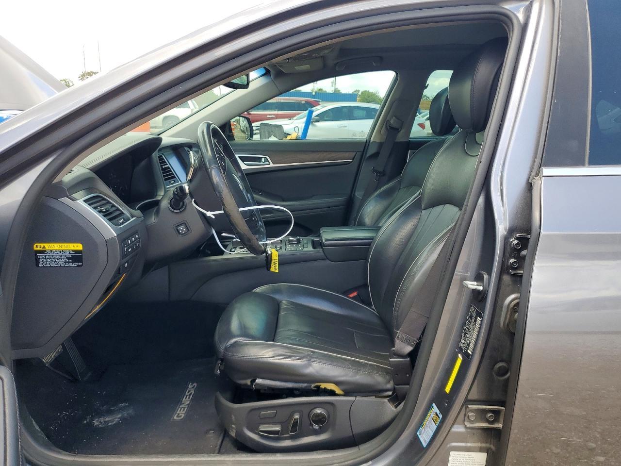 2016 Hyundai Genesis 3.8L - Фото 7