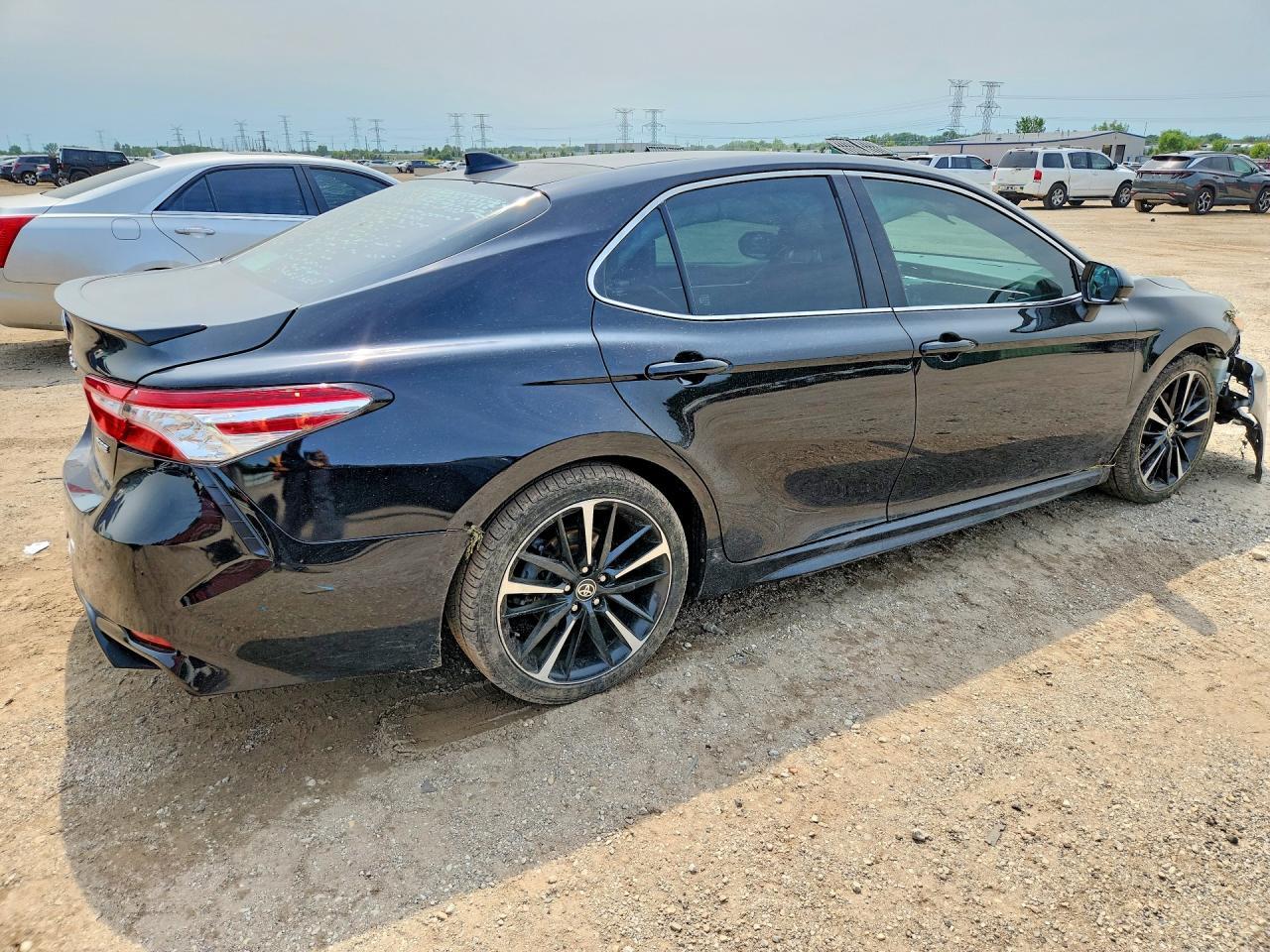 2020 Toyota Camry Xse - Фото 3