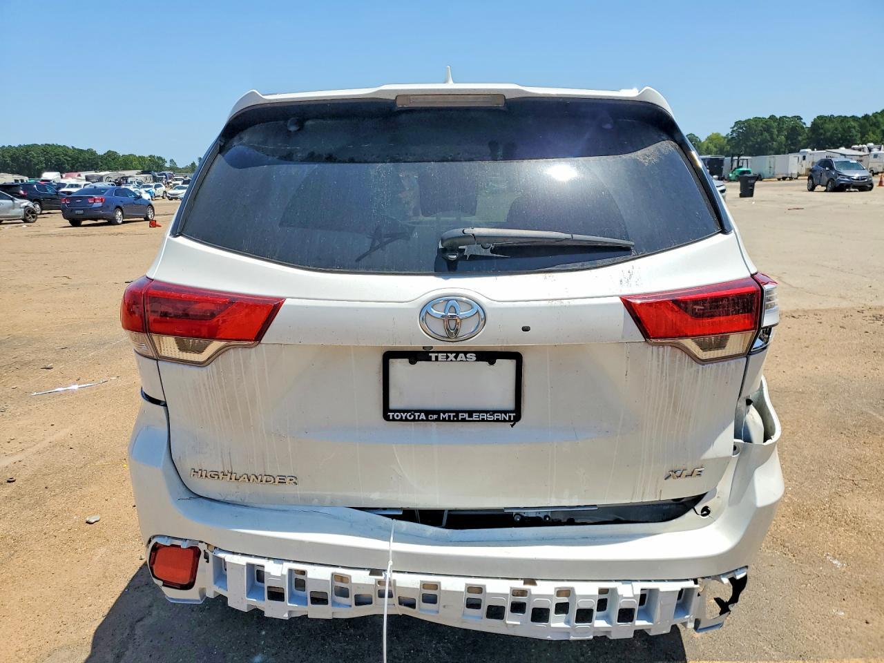 2019 Toyota Highlander Xle - Image 6
