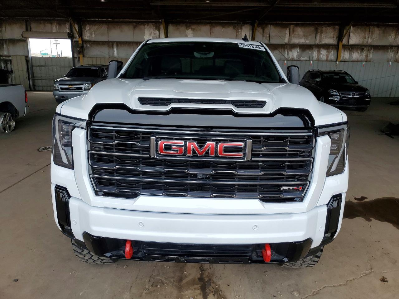 2024 GMC Sierra - Image 5