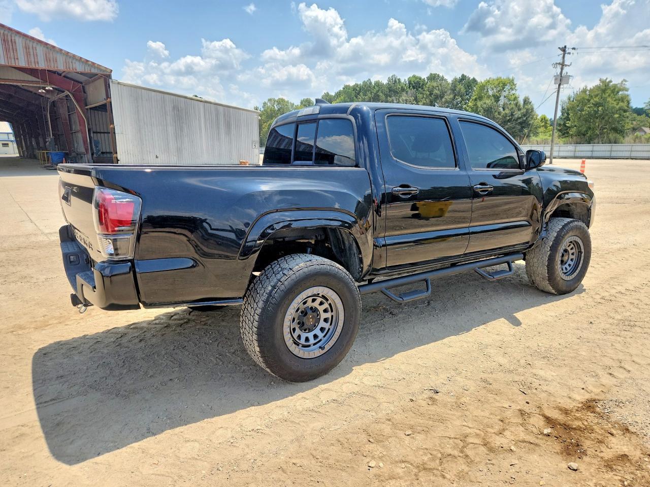 2017 Toyota Tacoma Sr - Фото 3