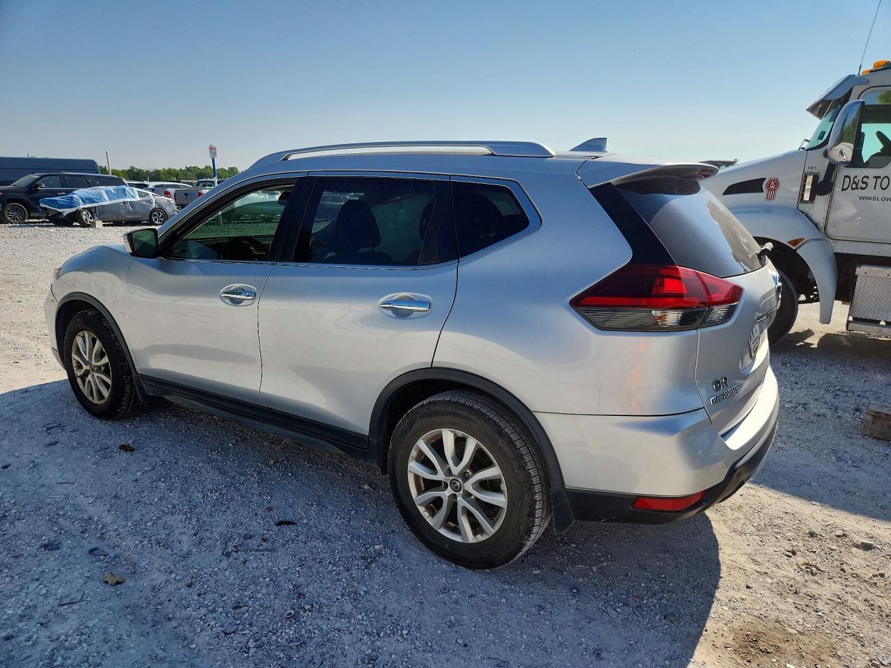 2020 Nissan Rogue S - Фото 2