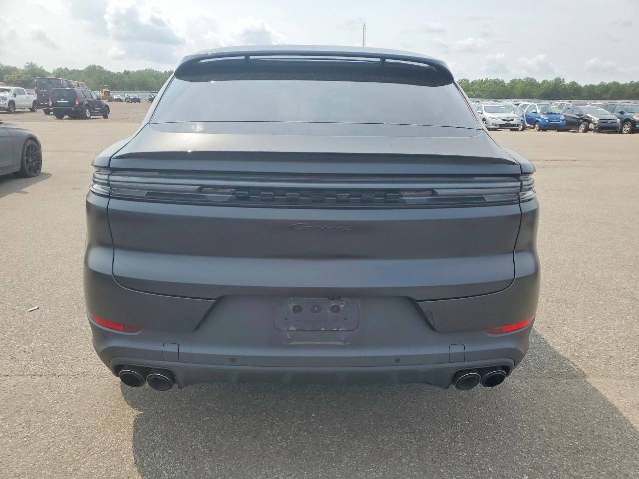 2024 Porsche Cayenne Coupe - Image 6