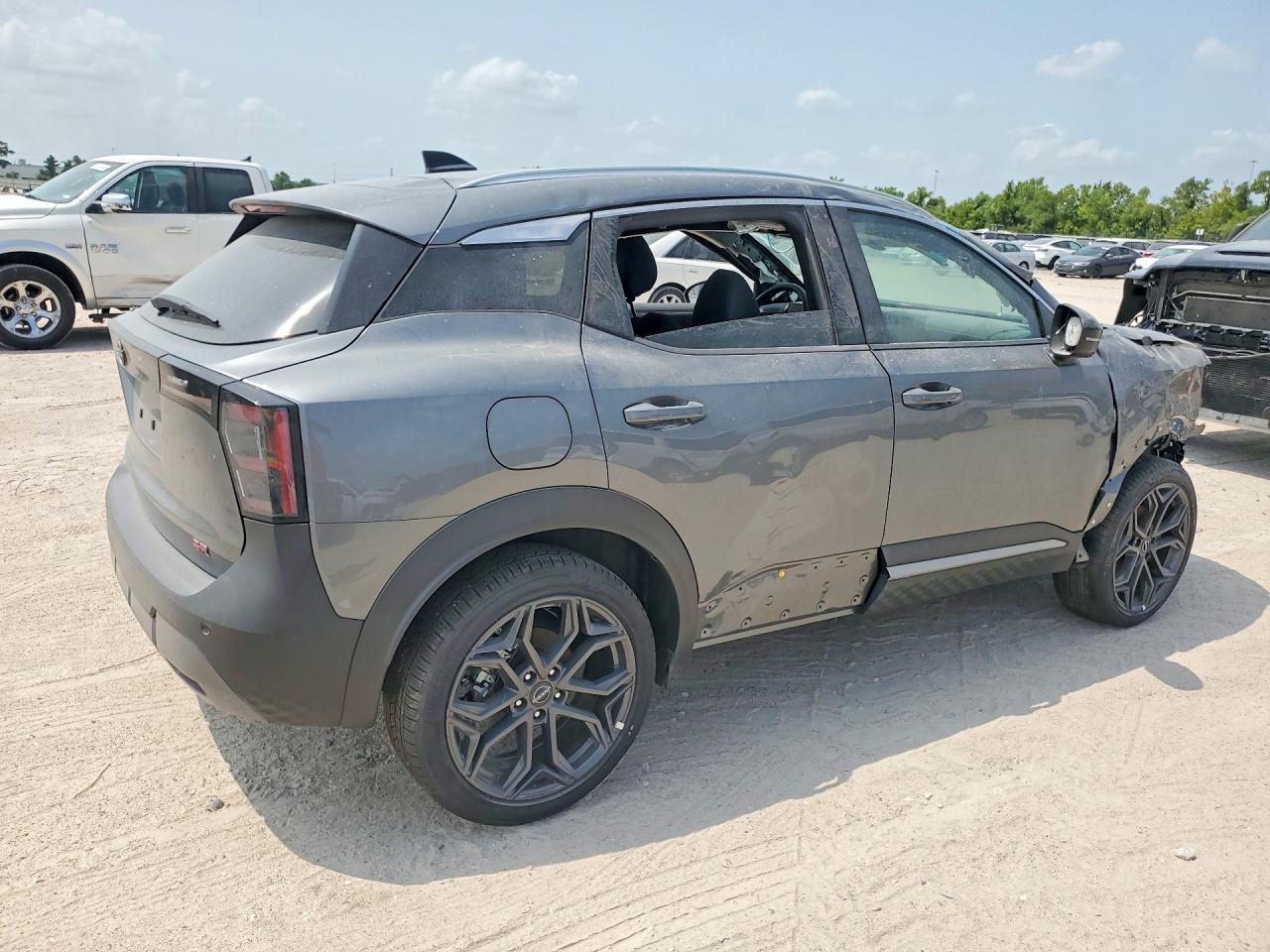 2026 Nissan Kicks Sr - Image 3