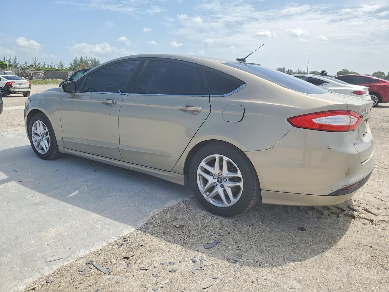 2015 Ford Fusion Se - Фото 2