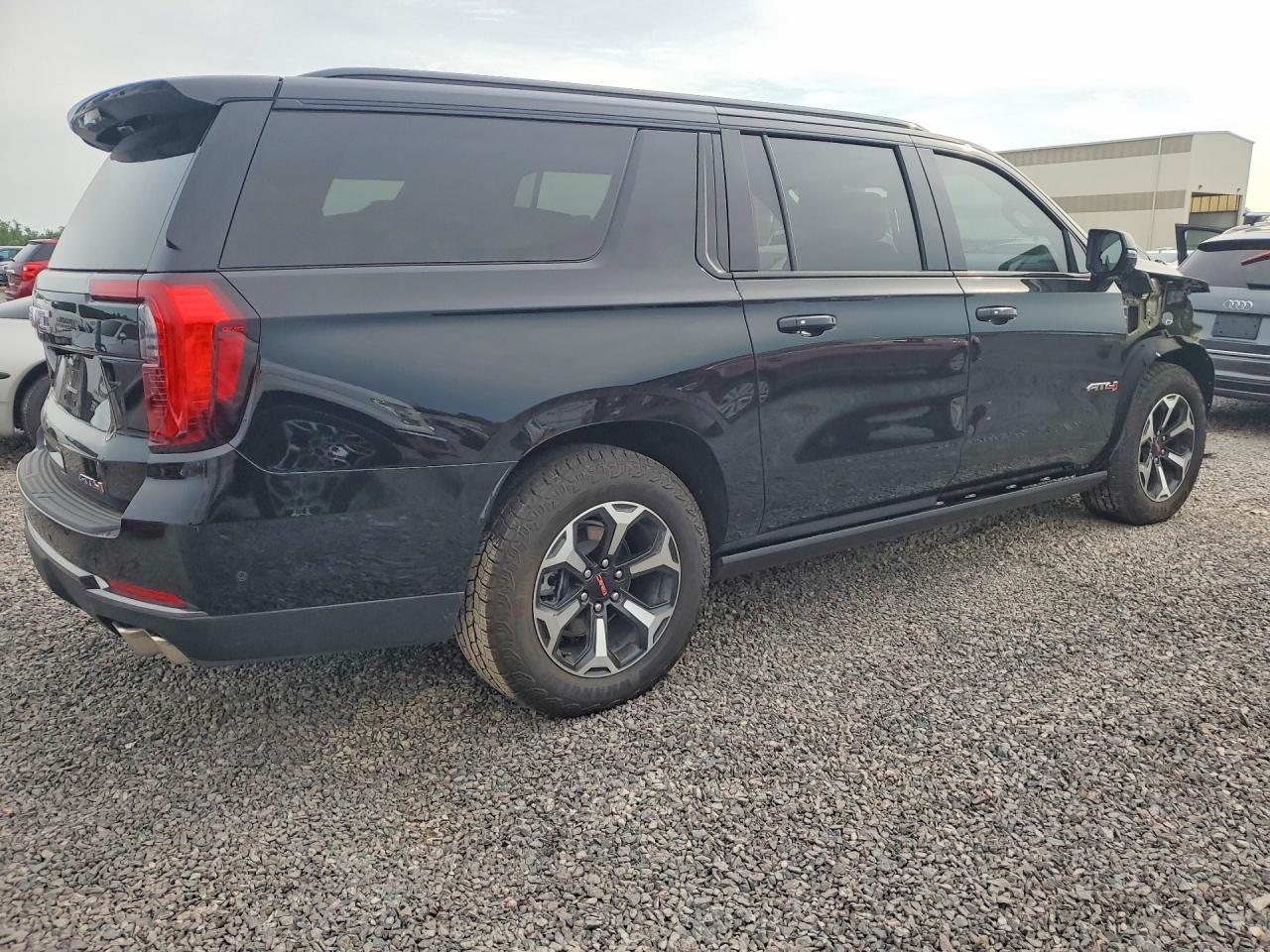 2026 GMC Yukon Xl At4 - Фото 3