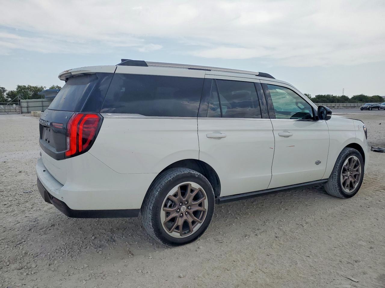 2026 Ford Expedition King Ranch - Фото 3