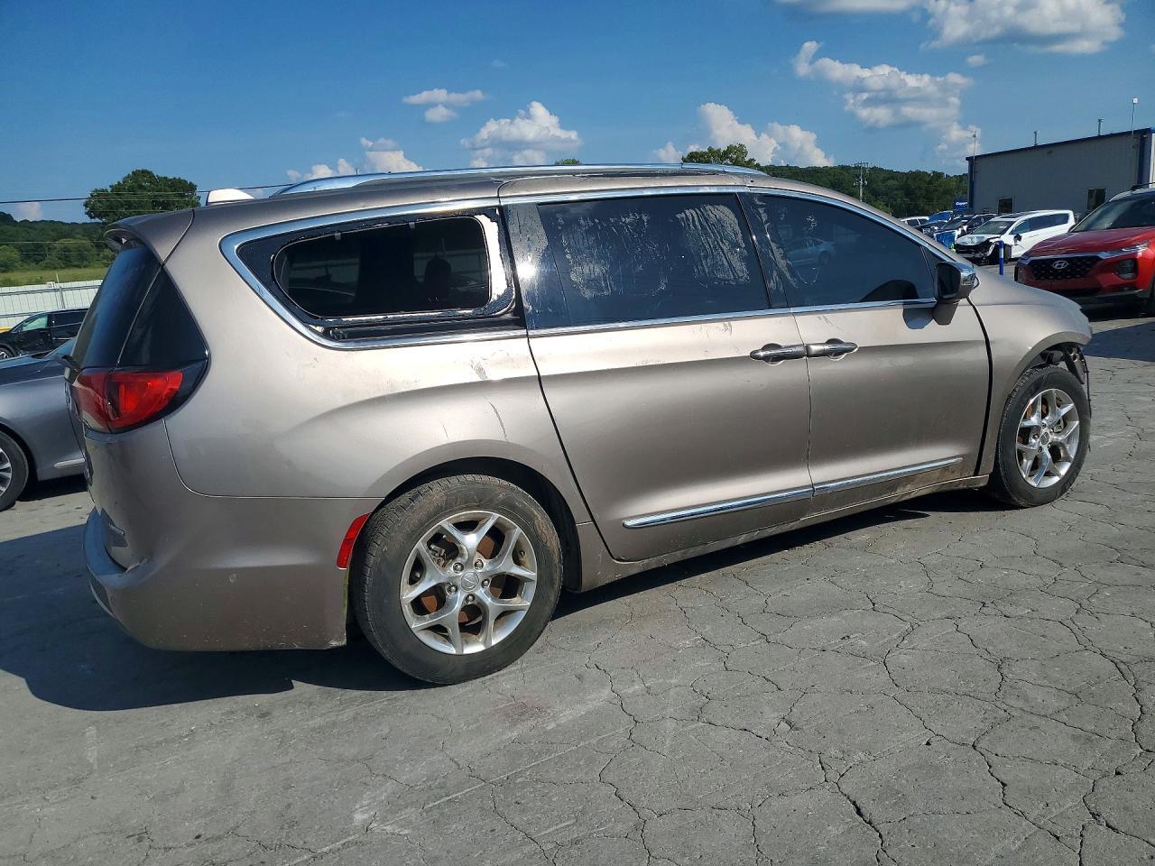 2017 Chrysler Pacifica Limited - Фото 3