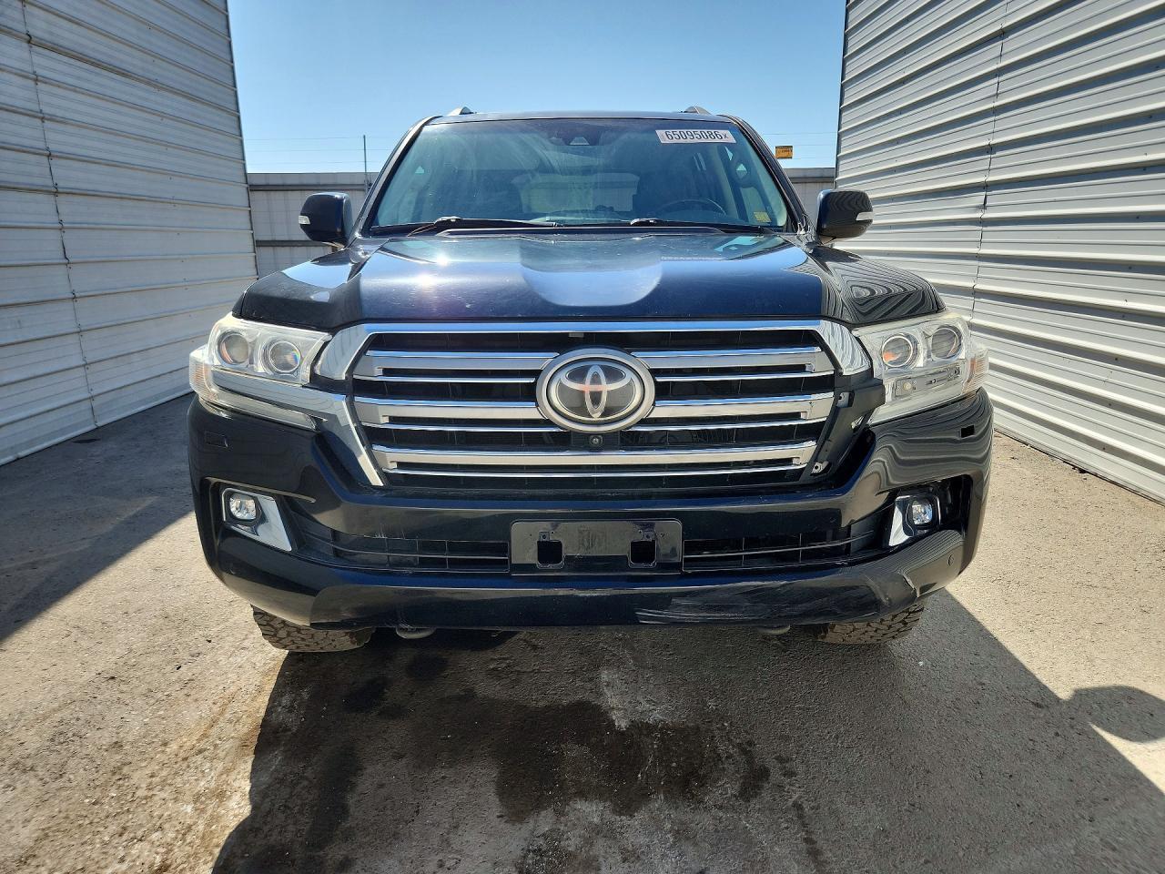 2017 Toyota Land Cruiser Base - Фото 5