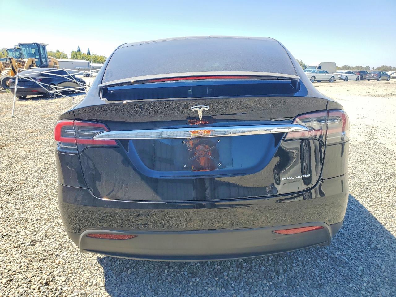 2017 Tesla Model X - Image 6