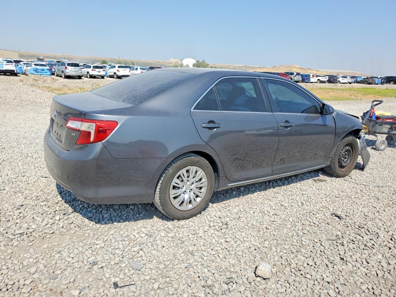 2012 Toyota Camry Le - Фото 3