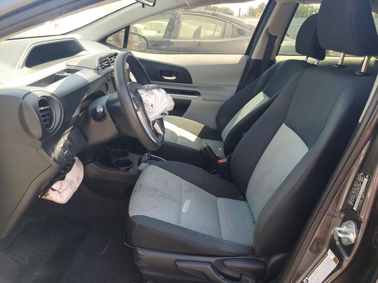 2014 Toyota Prius - Image 7