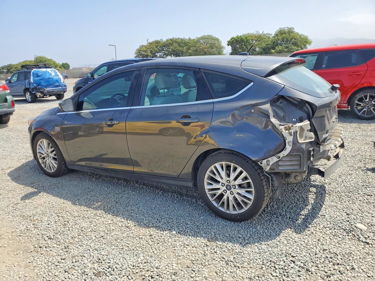 2015 Ford Focus Titanium - Фото 2