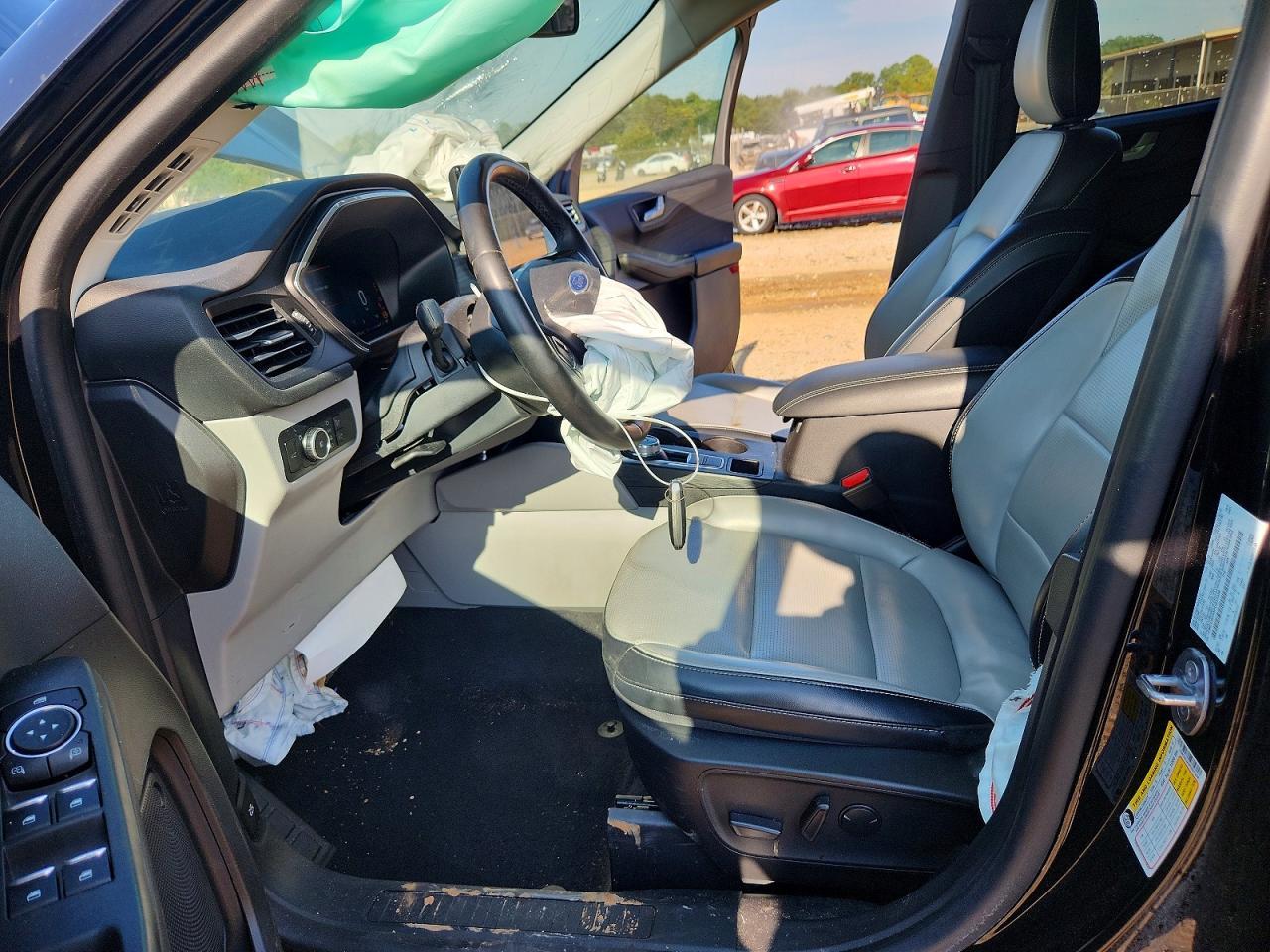 2023 Ford Escape Platinum - Image 7