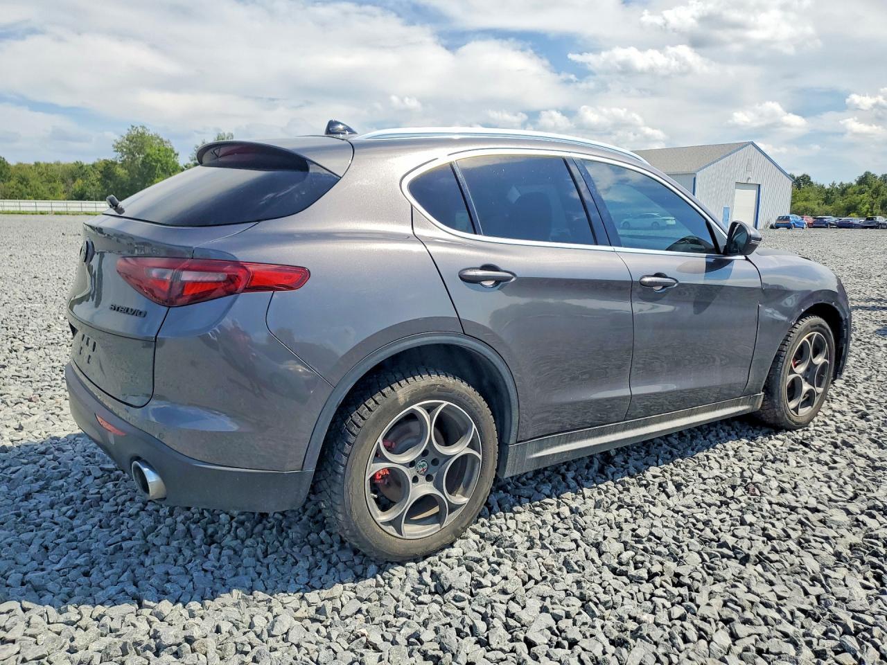 2018 Alfa Romeo Stelvio - Фото 3