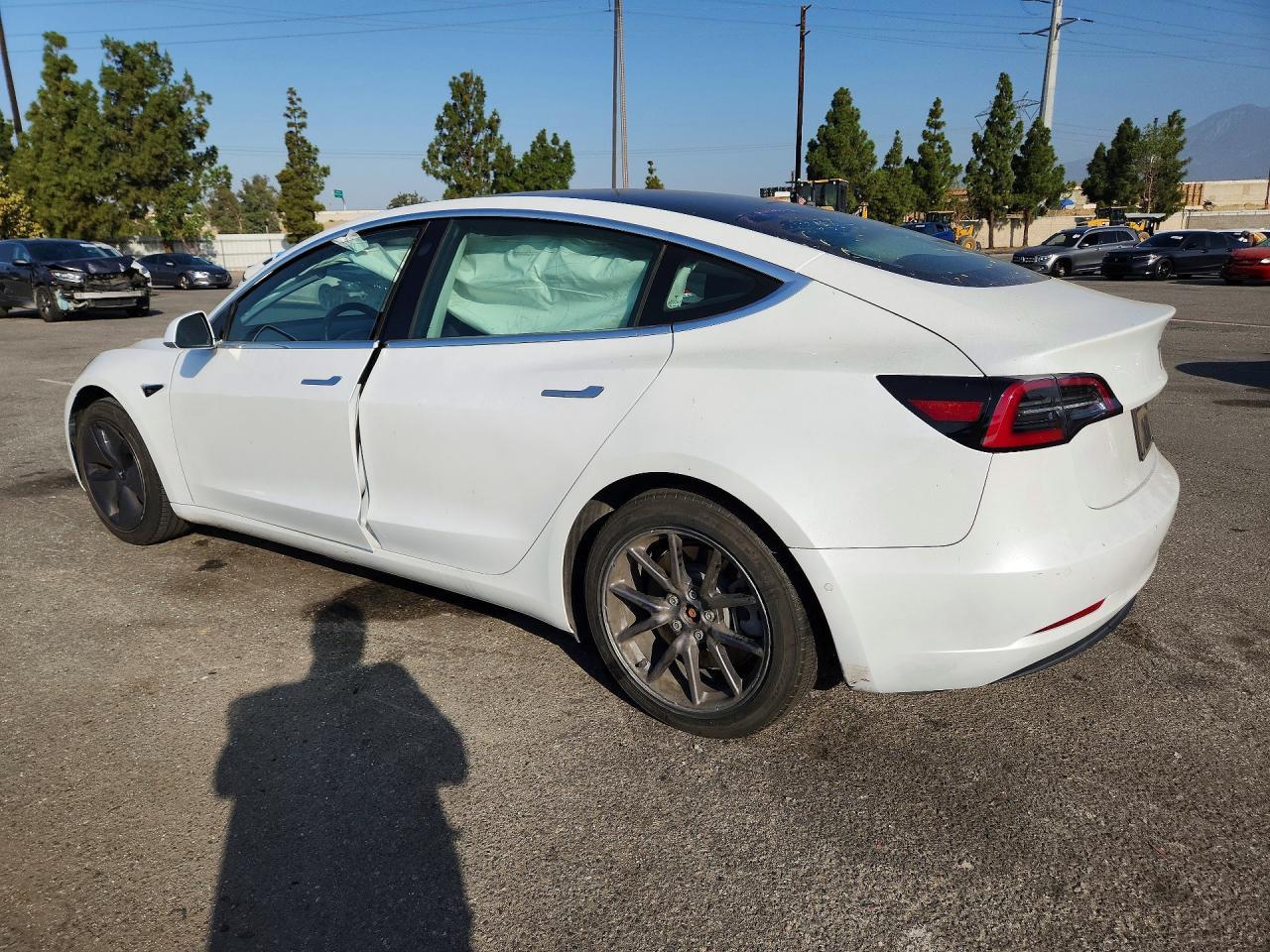 2020 Tesla Model 3 - Фото 2