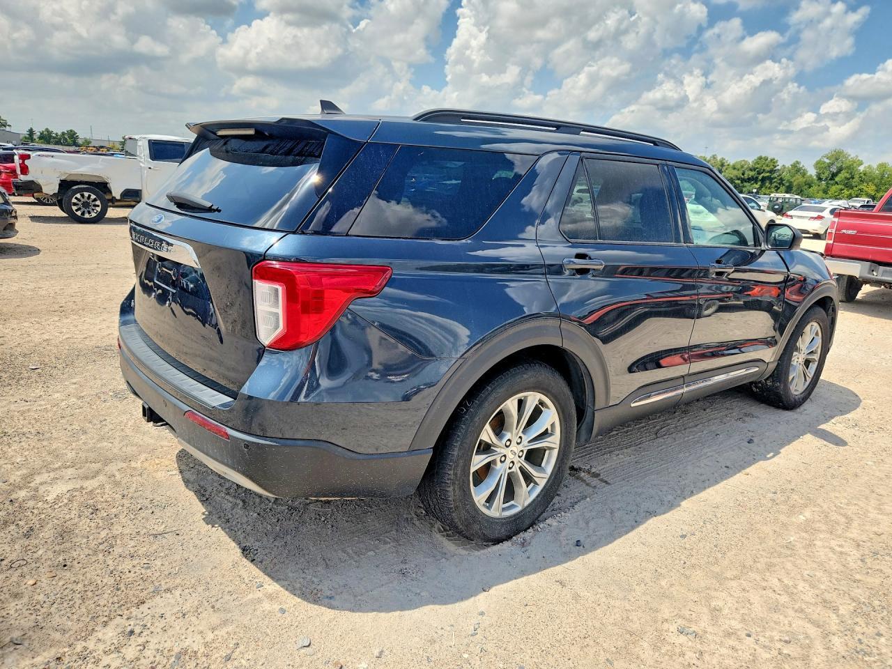 2022 Ford Explorer Xlt - Image 3