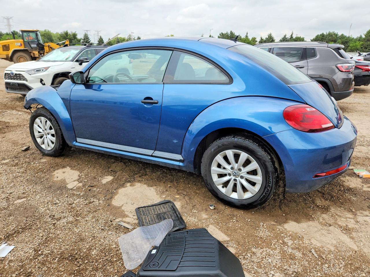 2017 Volkswagen Beetle 1.8T - Фото 2