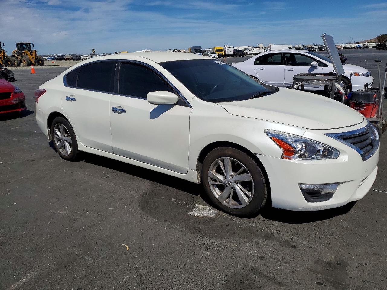 2014 Nissan Altima 2.5 S - Image 4