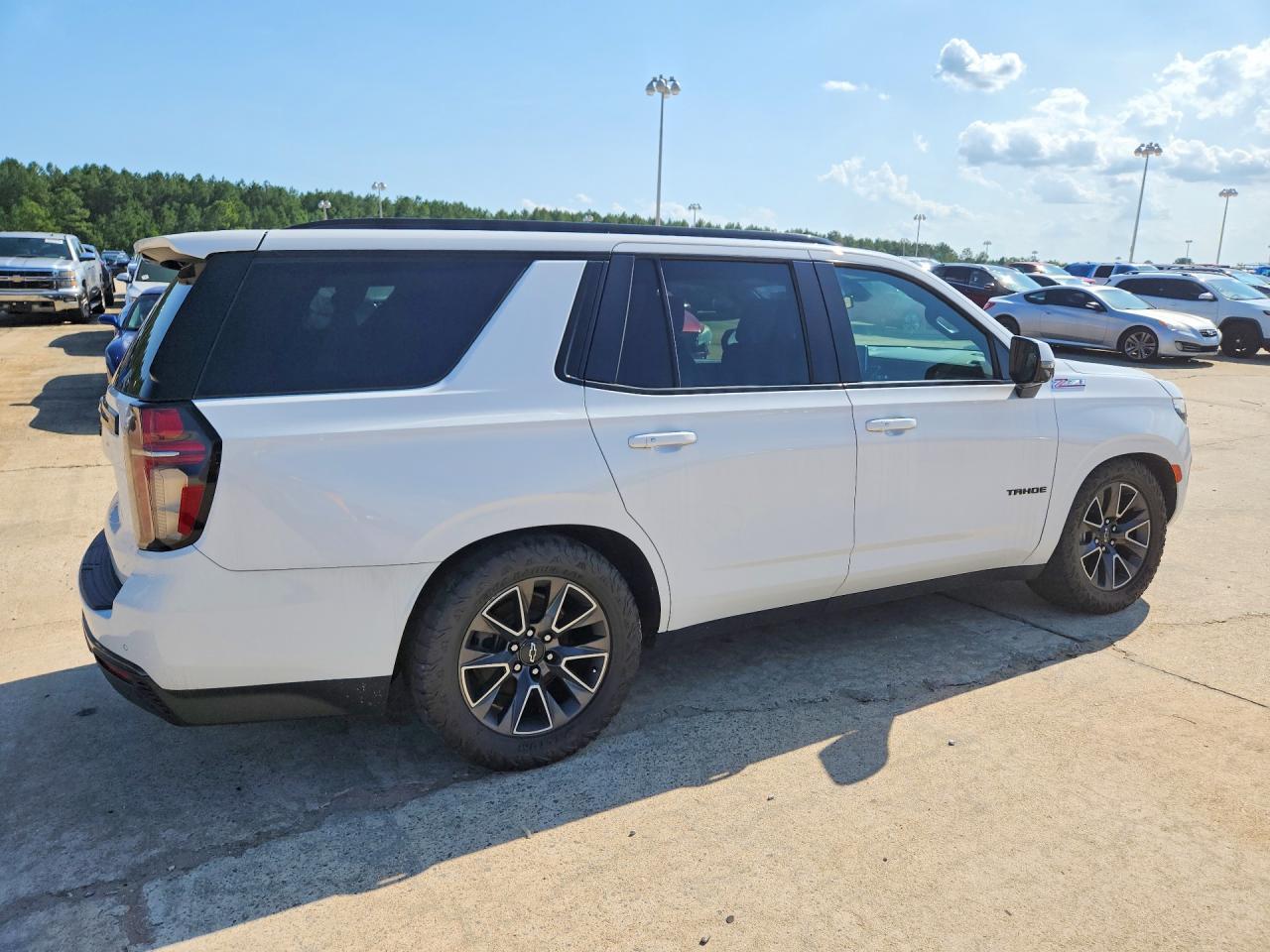 2021 Chevrolet Tahoe K1500 Z71 - Фото 3