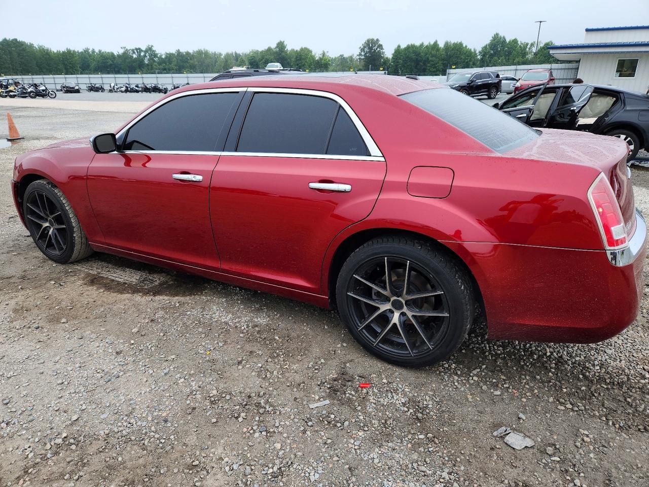 2012 Chrysler 300 Limited - Фото 2