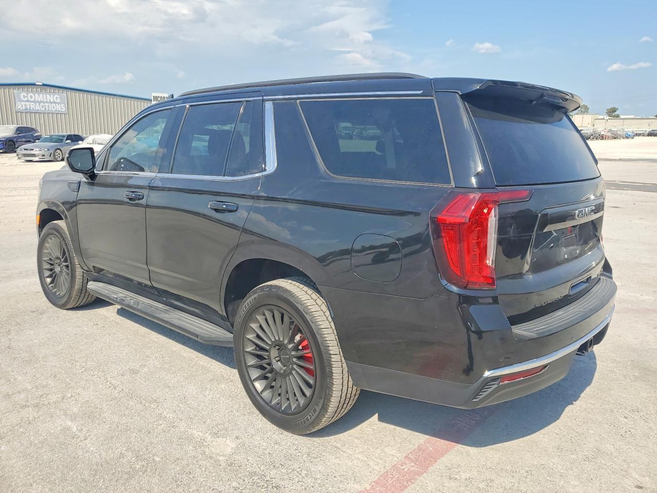 2022 GMC Yukon Sle - Image 2