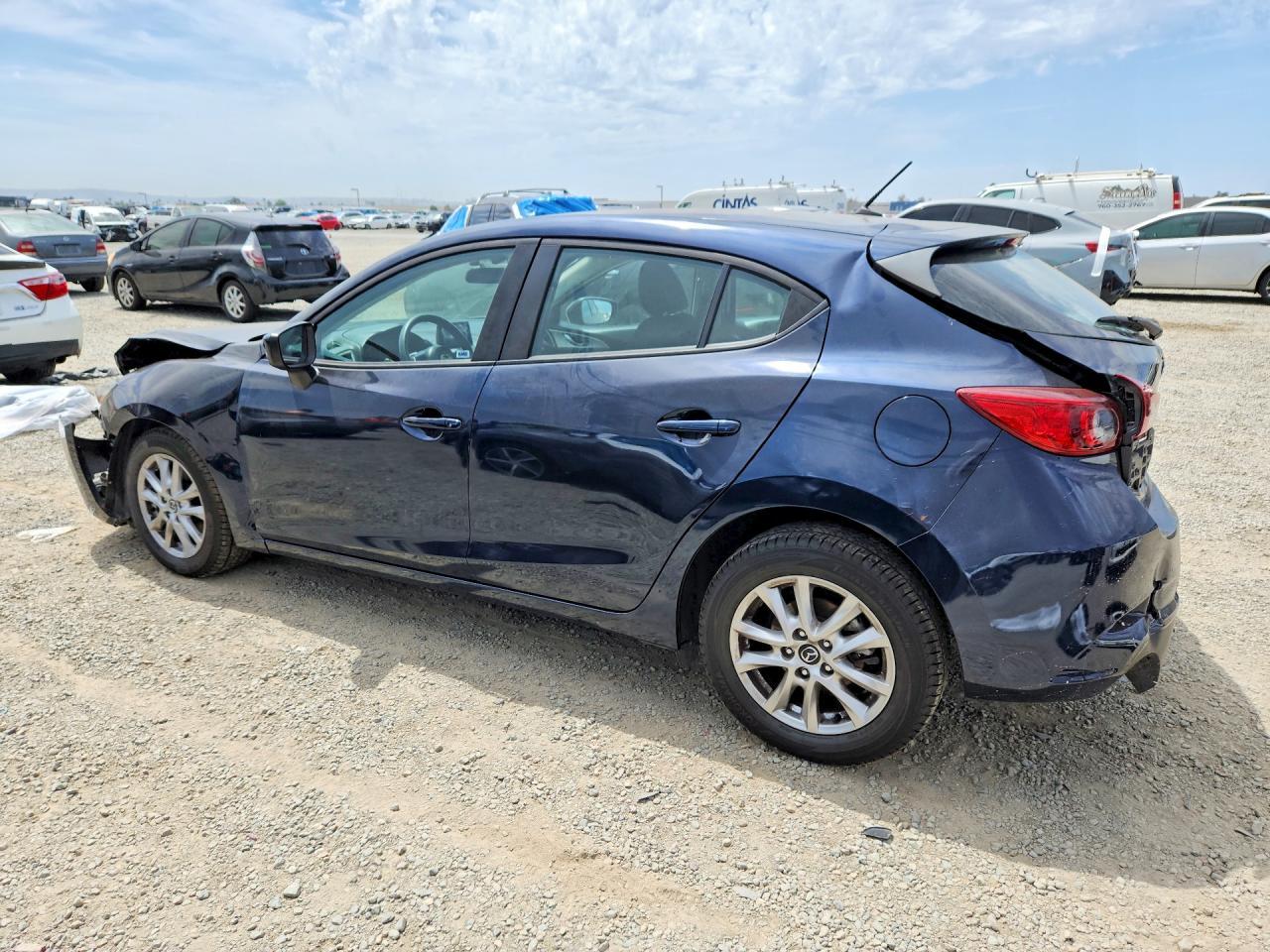 2017 Mazda 3 Sport - Фото 2