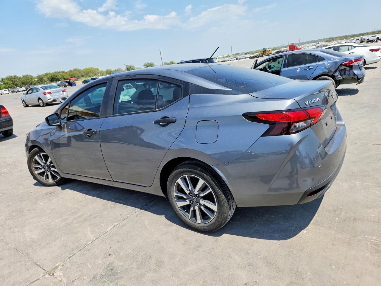 2025 Nissan Versa S - Фото 2