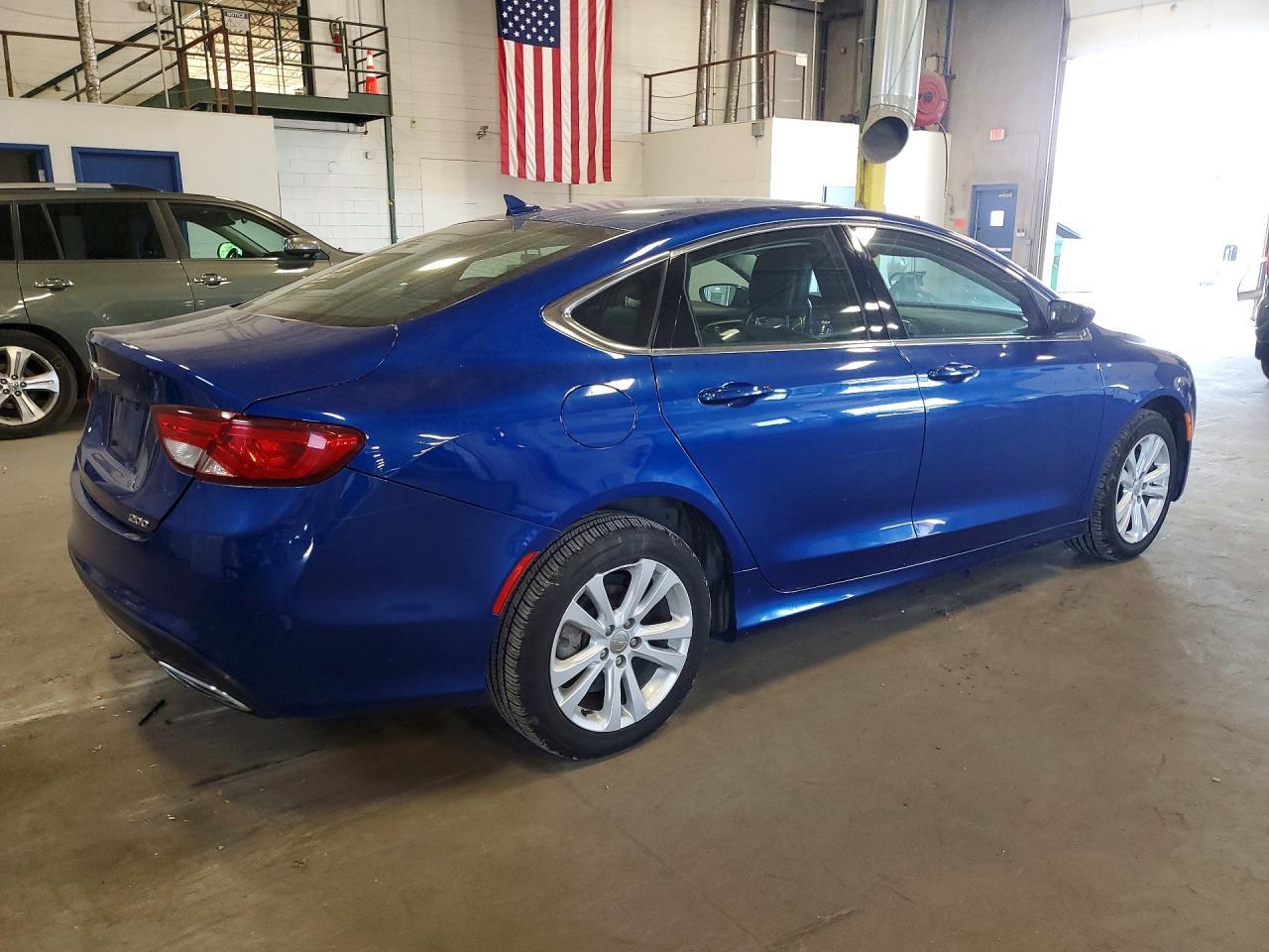 2016 Chrysler 200 Limited - Фото 3