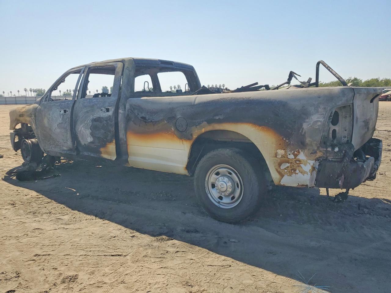 2022 Ram 2500 Tradesman - Фото 2