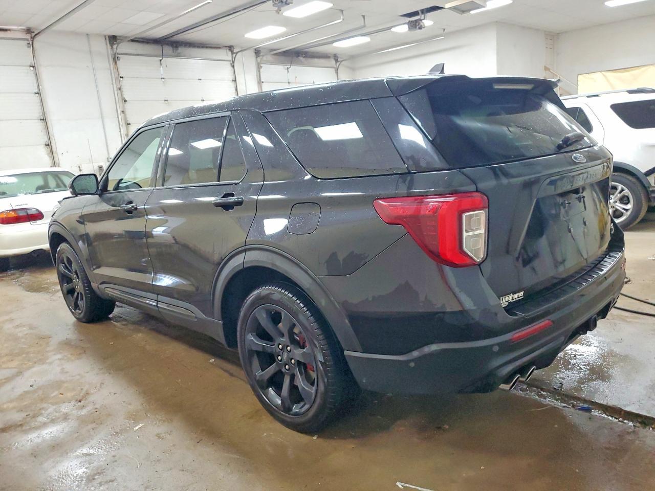 2022 Ford Explorer St - Фото 2
