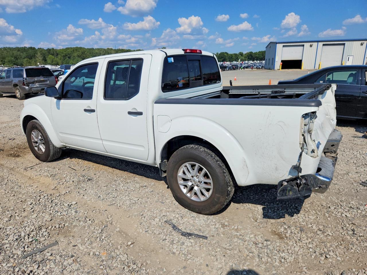2014 Nissan Frontier S - Фото 2