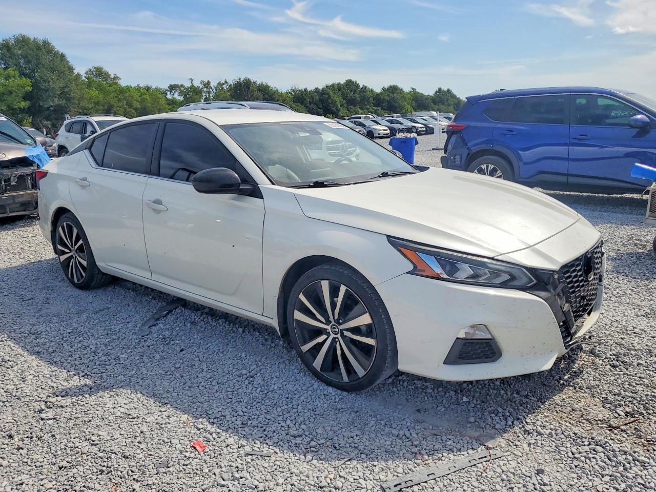 2020 Nissan Altima Sr - Image 4