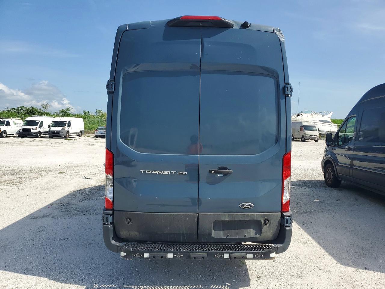 2020 Ford Transit 250 Delivery Van - Фото 6