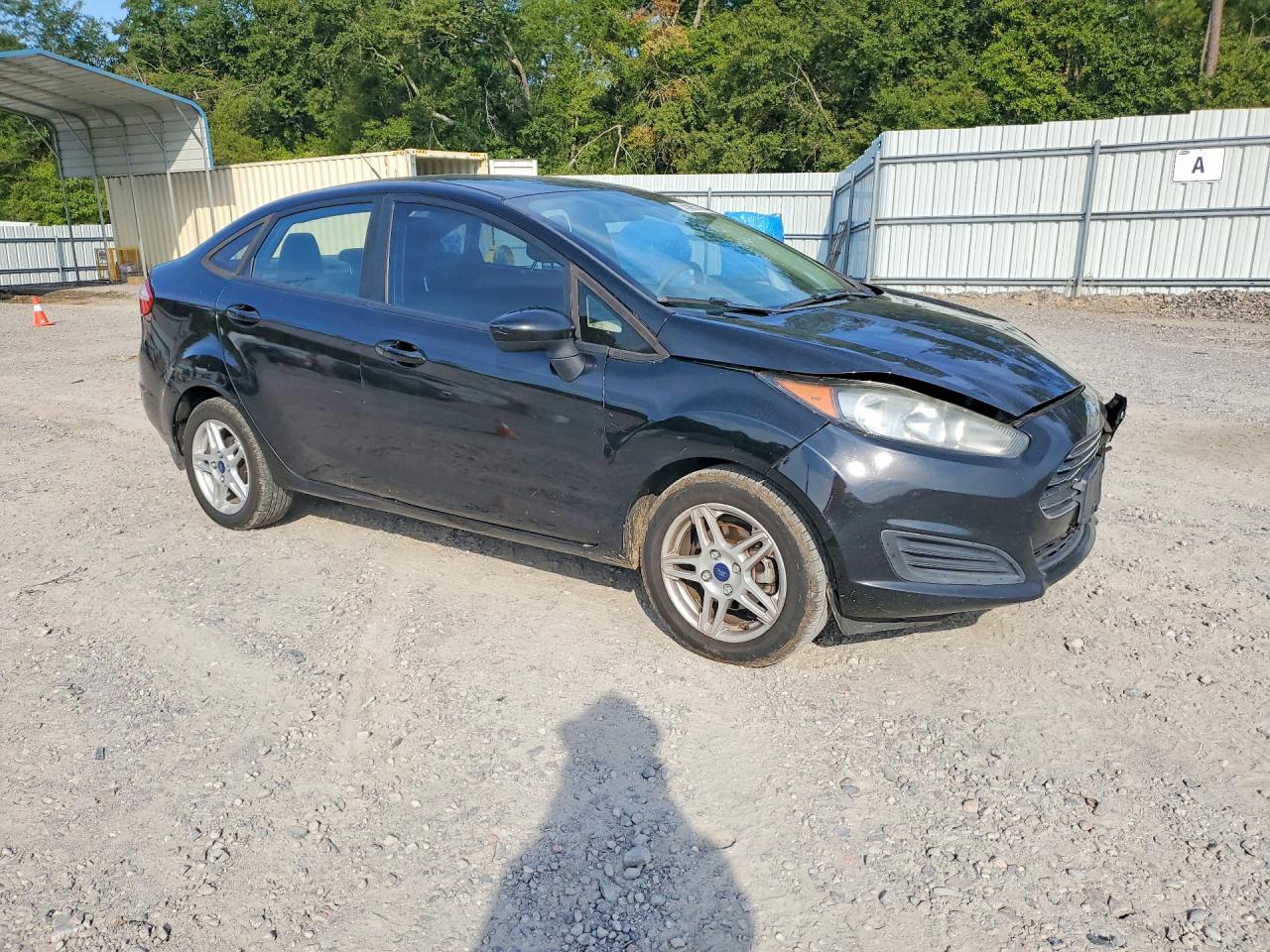 2018 Ford Fiesta Se - Image 4