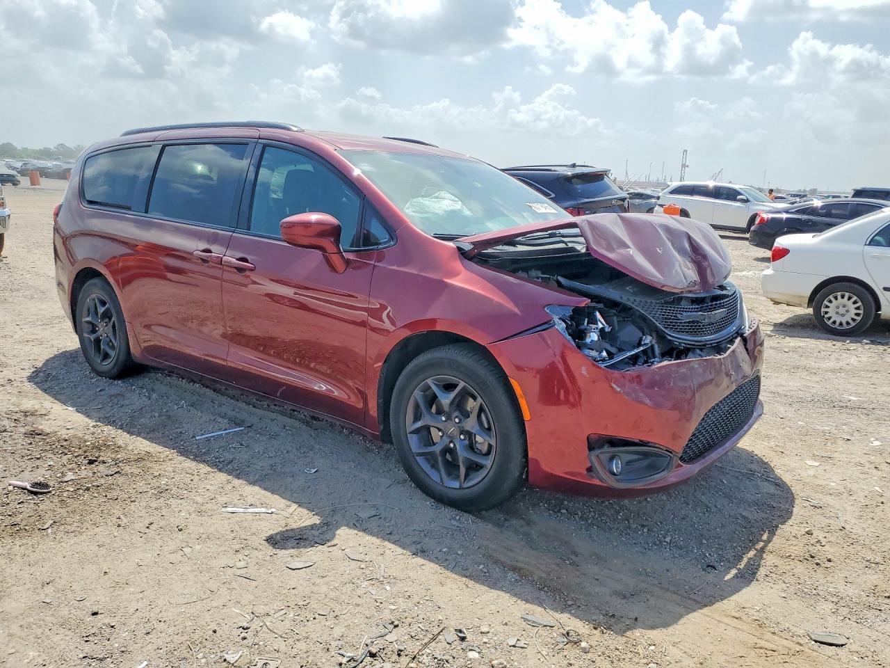 2019 Chrysler Pacifica Touring L Plus - Фото 4